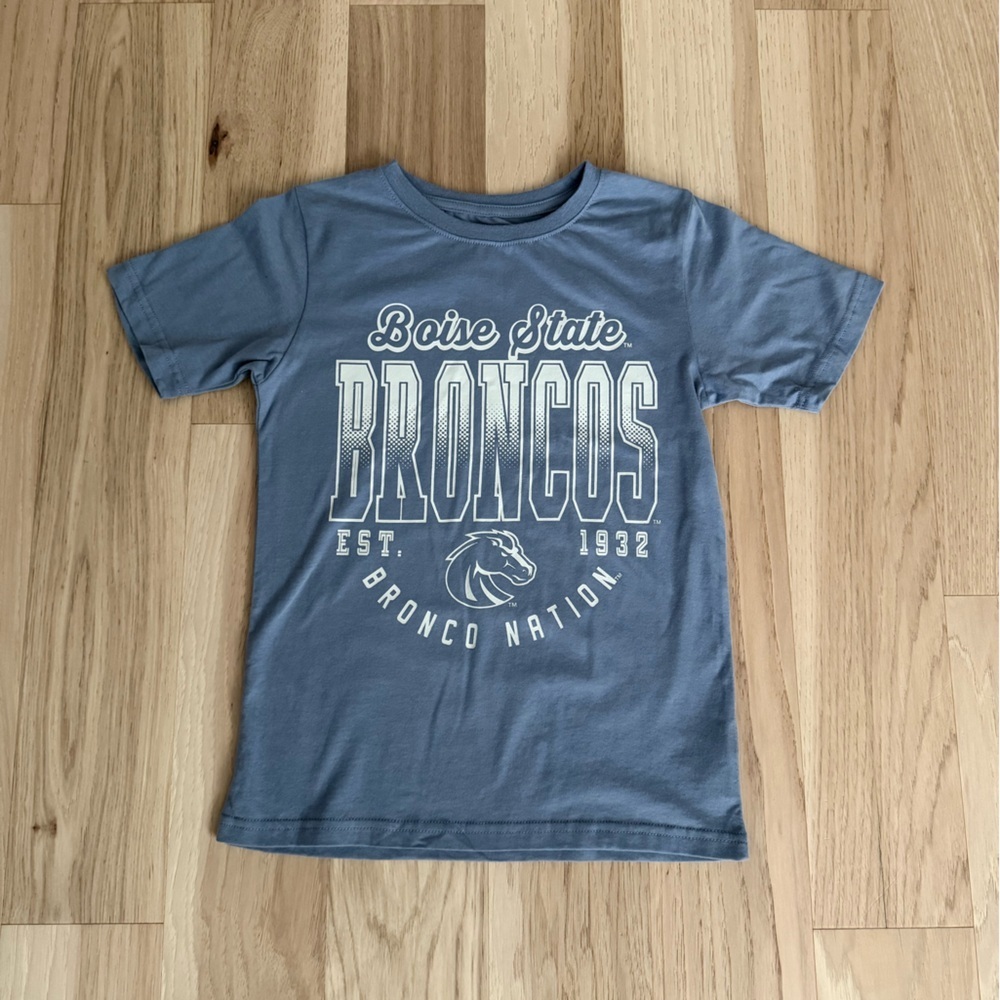 Boise State Broncos Kids Blue T-Shirt Size M - 8-10Y - Picture 2 of 6